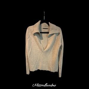 Brazeau Tricot V-Neck Sweater